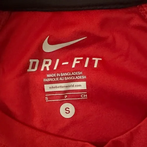 Nike Men's Vibrant Red Short Sleeve Shirt - Picture 4 of 5